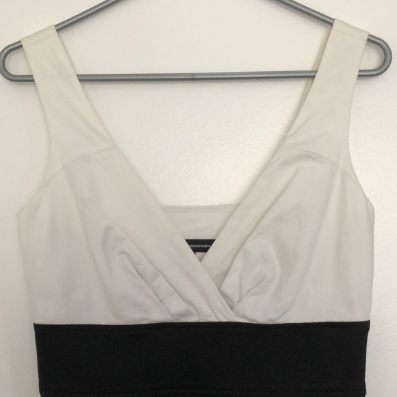 EXPRESS Dress, black and white, size 4 - Picture 2 of 3